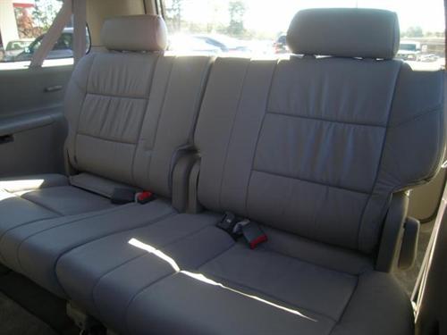 Toyota Sequoia 2002 photo 3