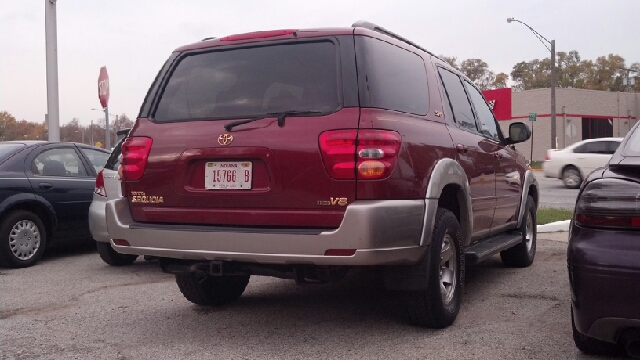 Toyota Sequoia 2002 photo 2