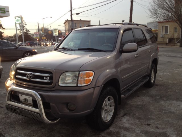 Toyota Sequoia 2002 photo 4