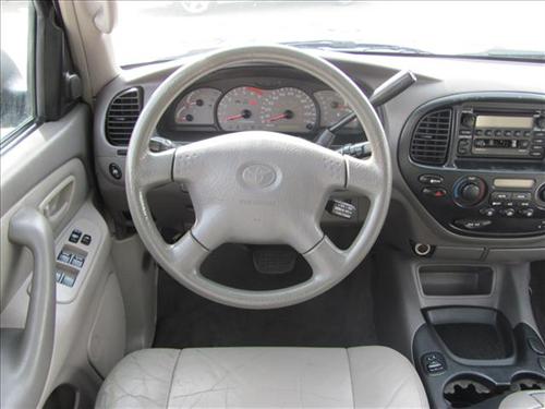 Toyota Sequoia 2002 photo 1