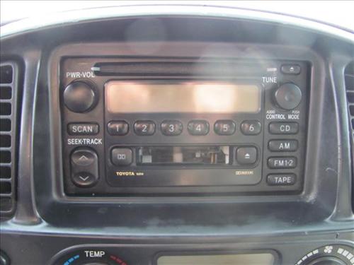 Toyota Sequoia 2002 photo 4