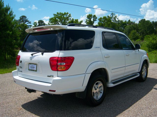 Toyota Sequoia 2002 photo 2