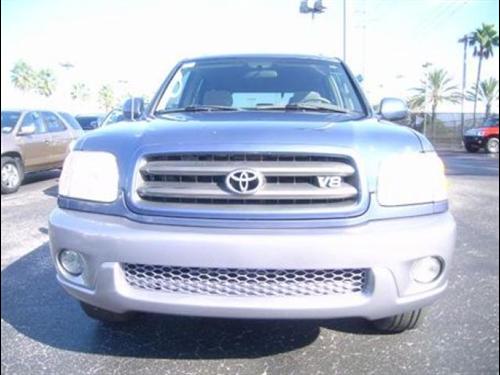 Toyota Sequoia 2002 photo 1