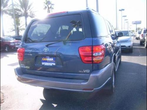 Toyota Sequoia 2002 photo 3
