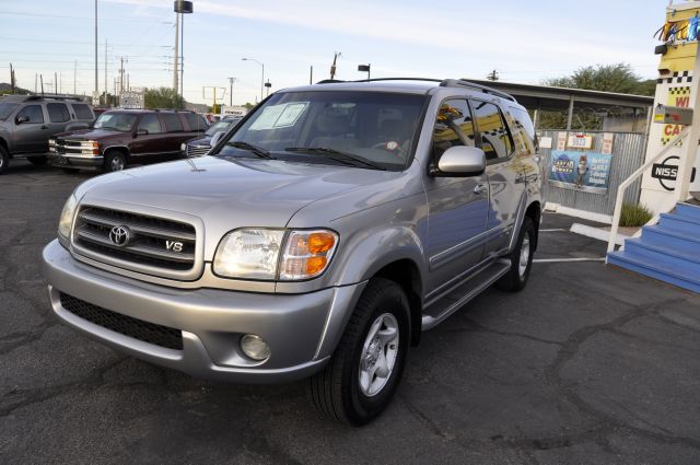Toyota Sequoia 2002 photo 2