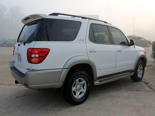 Toyota Sequoia 2002 photo 1