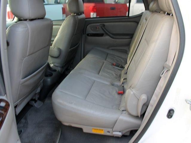 Toyota Sequoia 2002 photo 3