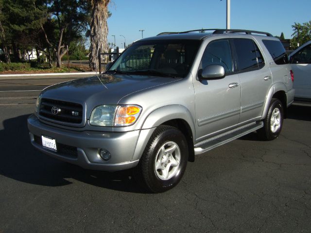 Toyota Sequoia 2002 photo 3