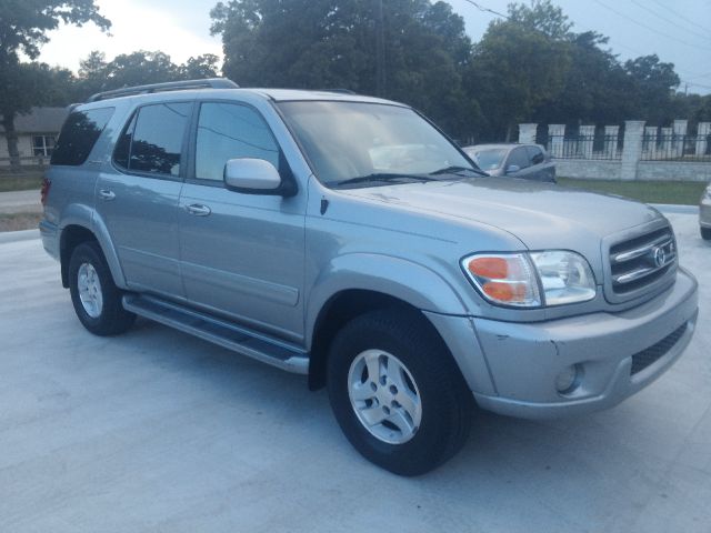 Toyota Sequoia 2002 photo 1
