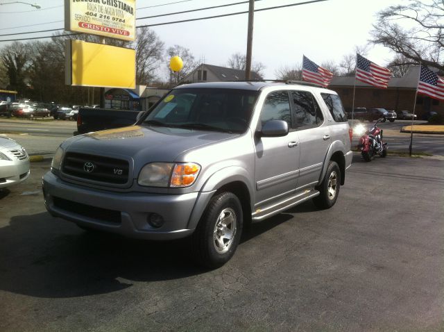 Toyota Sequoia 2002 photo 1