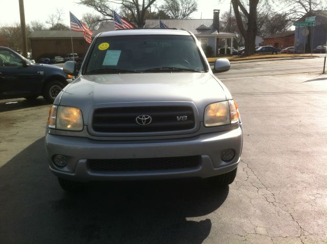 Toyota Sequoia 2002 photo 2