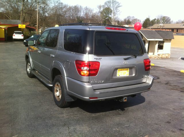 Toyota Sequoia 2002 photo 3