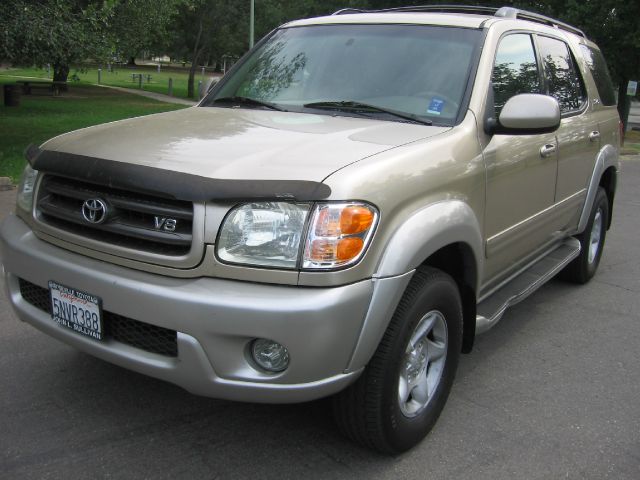 Toyota Sequoia 2002 photo 4