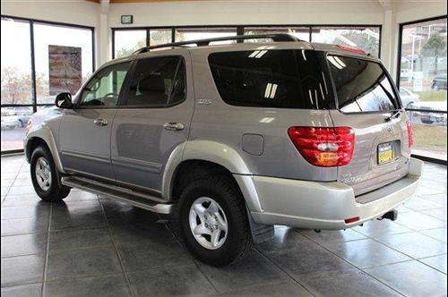 Toyota Sequoia 2002 photo 1