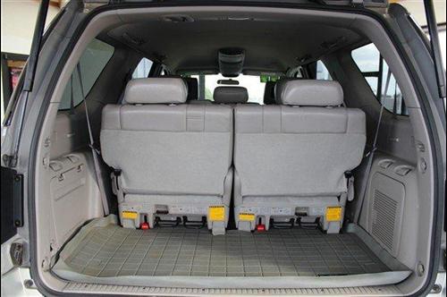 Toyota Sequoia 2002 photo 2
