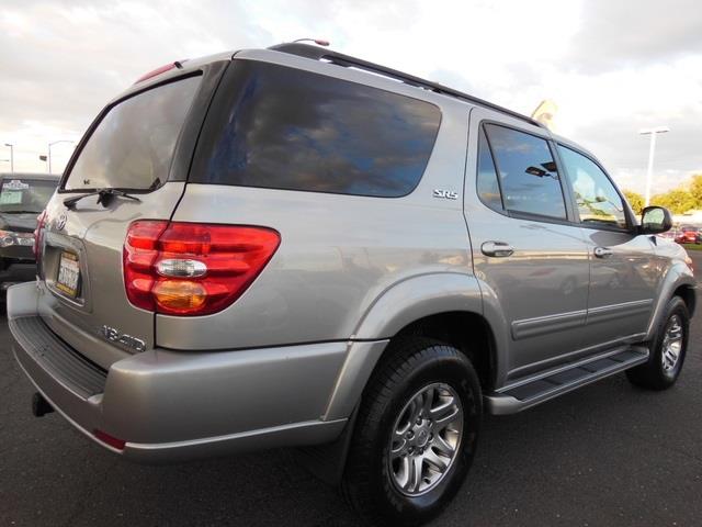 Toyota Sequoia 2003 photo 3