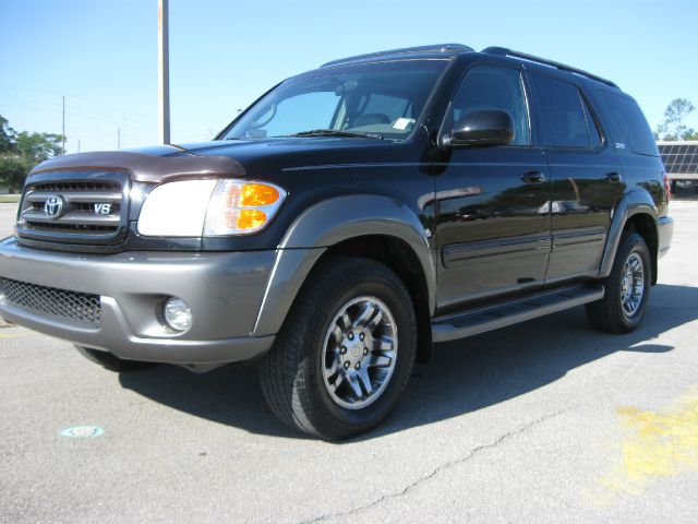 Toyota Sequoia 2003 photo 2