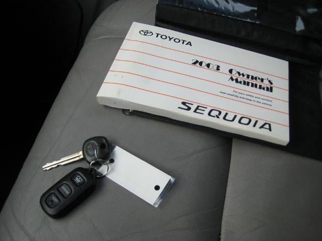 Toyota Sequoia I Limited SUV