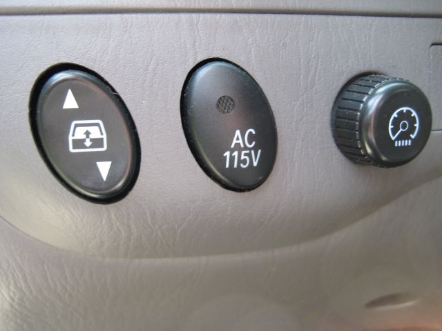 Toyota Sequoia 2003 photo 3