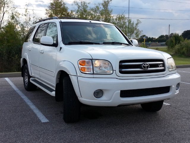 Toyota Sequoia 2003 photo 2