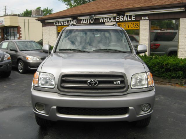 Toyota Sequoia 2003 photo 2