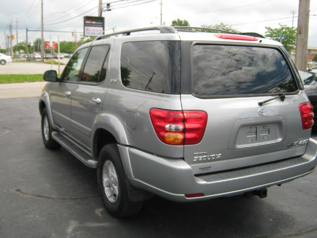 Toyota Sequoia 2003 photo 4