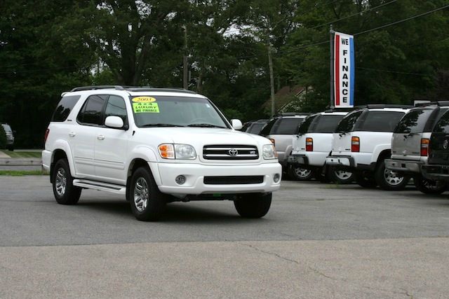 Toyota Sequoia 2003 photo 2