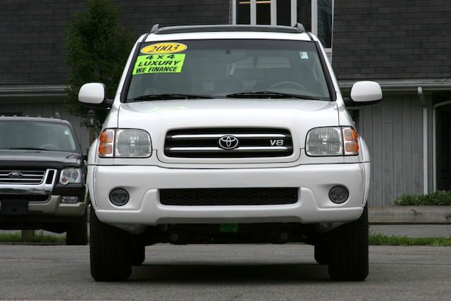 Toyota Sequoia 2003 photo 4