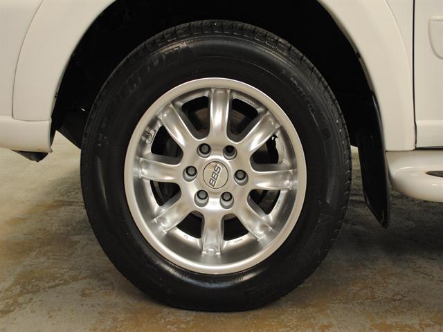 Toyota Sequoia 2003 photo 3