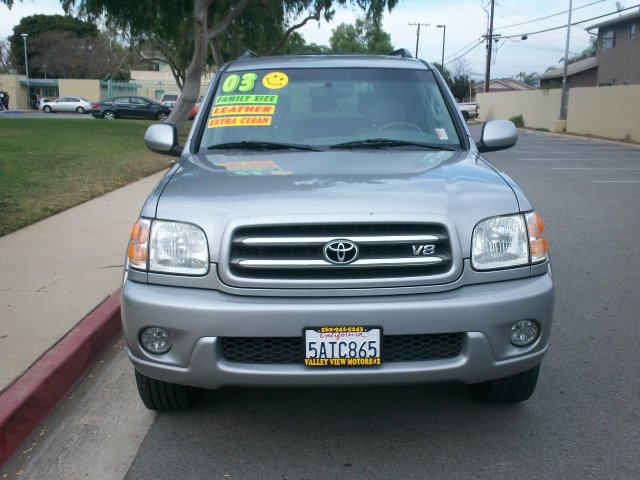 Toyota Sequoia 2003 photo 1