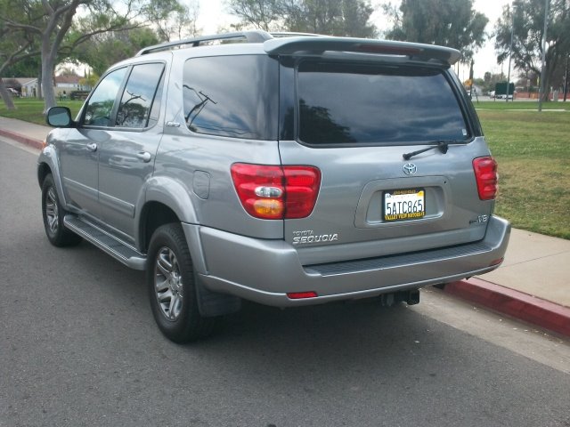 Toyota Sequoia 2003 photo 2