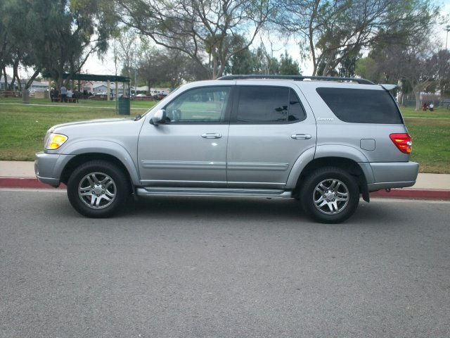 Toyota Sequoia 2003 photo 3