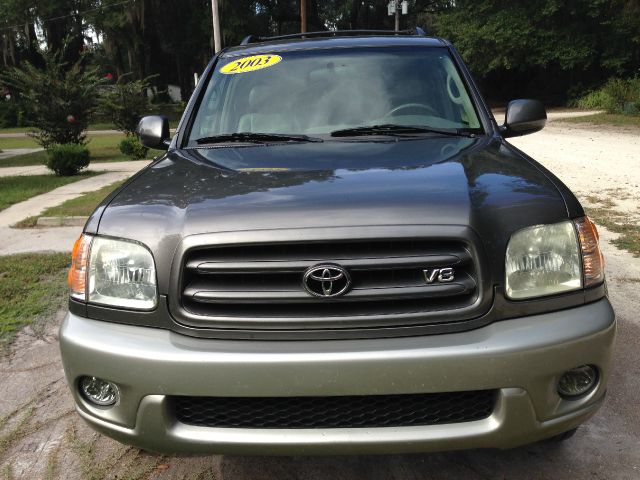 Toyota Sequoia 2003 photo 1