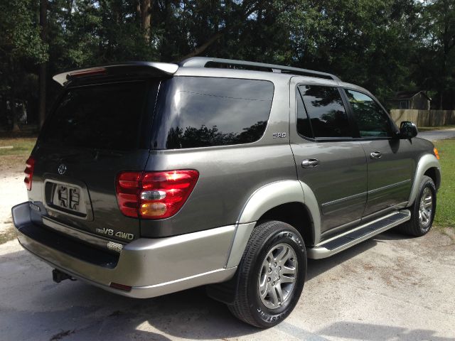 Toyota Sequoia 2003 photo 2