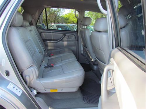Toyota Sequoia 2003 photo 2