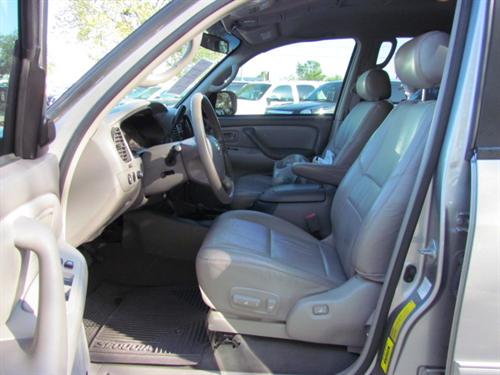 Toyota Sequoia 2003 photo 3