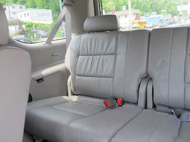 Toyota Sequoia 2003 photo 16