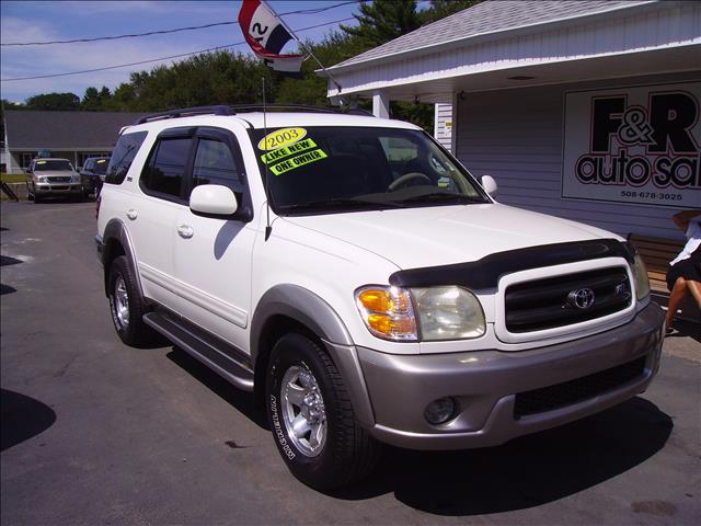 Toyota Sequoia 2003 photo 3