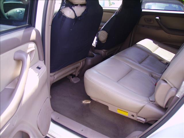Toyota Sequoia 2003 photo 4