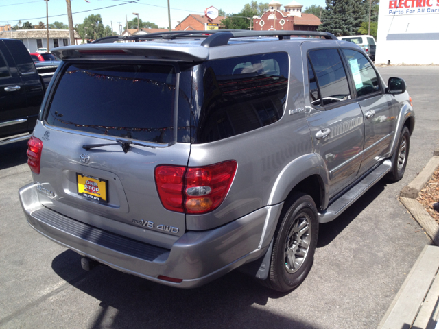 Toyota Sequoia 2003 photo 2
