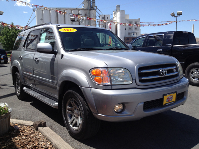 Toyota Sequoia 2003 photo 3