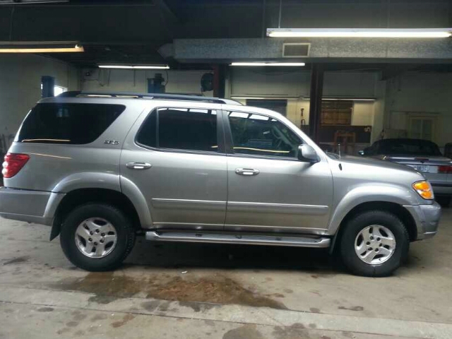 Toyota Sequoia 2003 photo 1