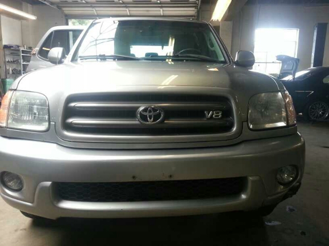 Toyota Sequoia 2003 photo 3