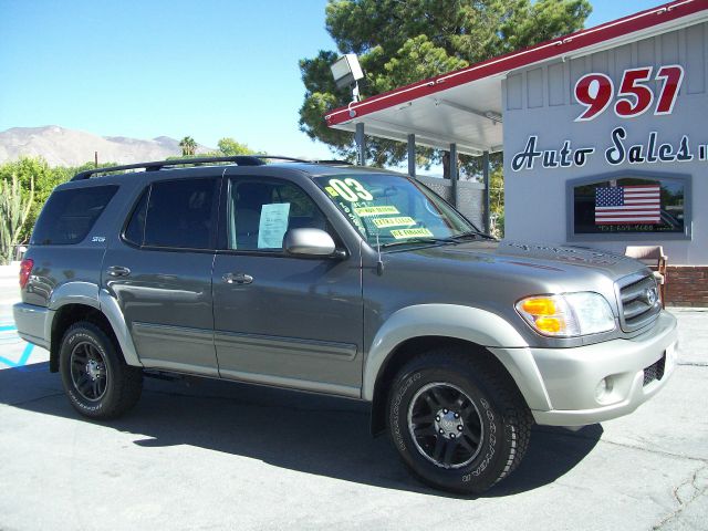 Toyota Sequoia 2003 photo 1