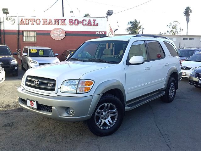 Toyota Sequoia 2004 photo 3