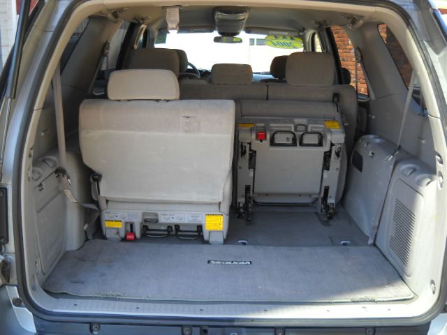 Toyota Sequoia I Limited SUV