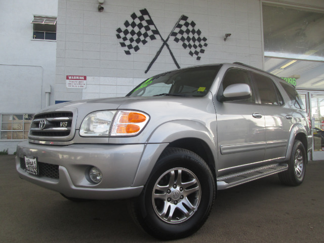 Toyota Sequoia 2004 photo 1