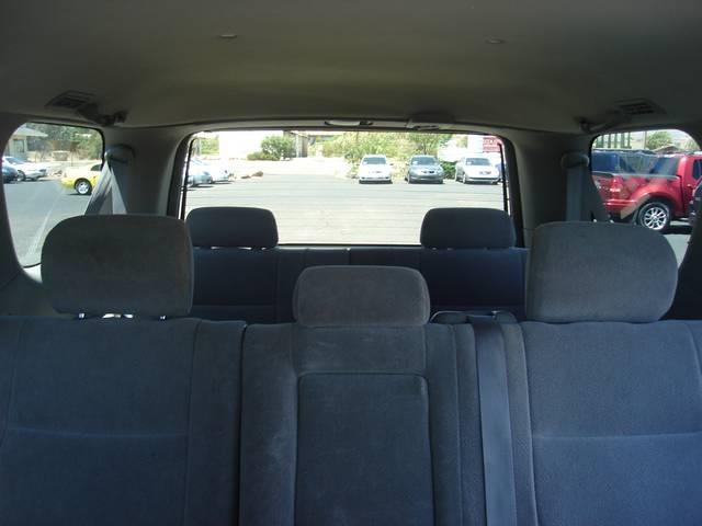 Toyota Sequoia 2004 photo 1