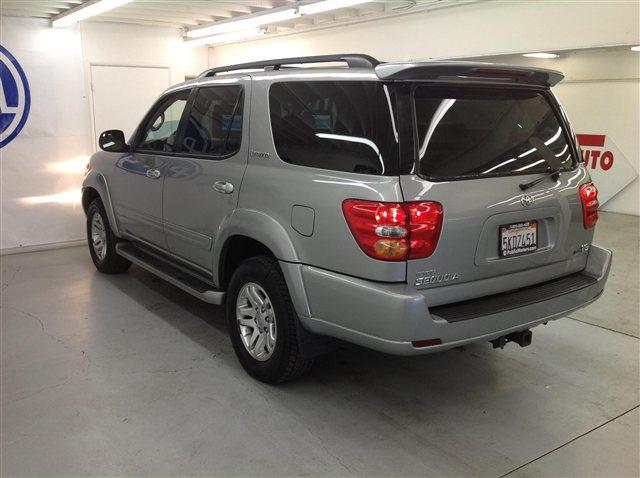 Toyota Sequoia 2004 photo 13