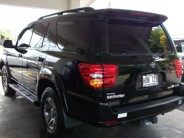 Toyota Sequoia 2004 photo 1